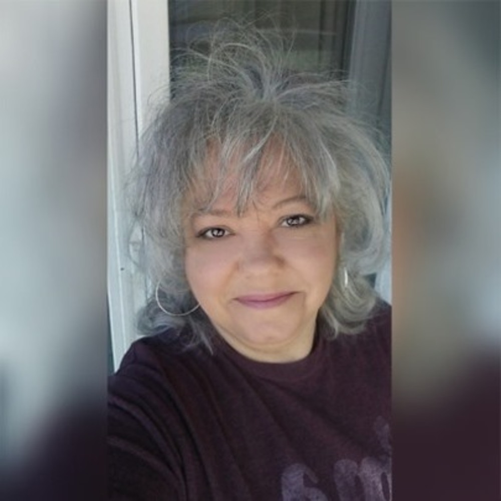 Meet your Posher, Lora